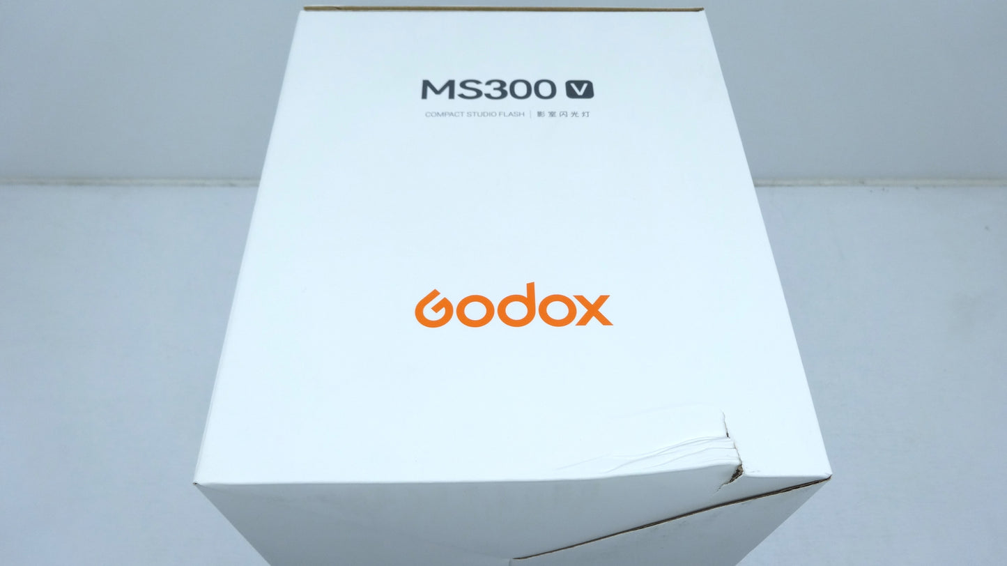 【アウトレット品】Godox MS300-V MS300V スタジオフラッシュ 300Ws GN58 110V 2.4G Bowensマウント 5600±200K 150Wモデリングランプ 日本語説明書/クロス付/変換タップ AD-R6リフレクター付
